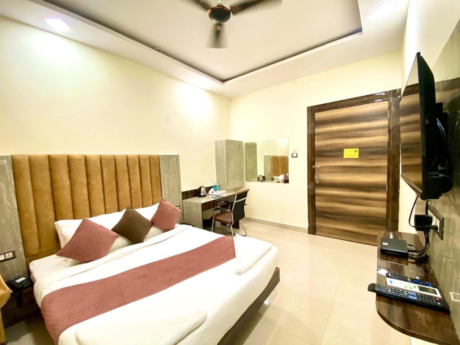 Hotel Sky International- Airport Zone Hyderabad Shamshabad Eksteriør bilde