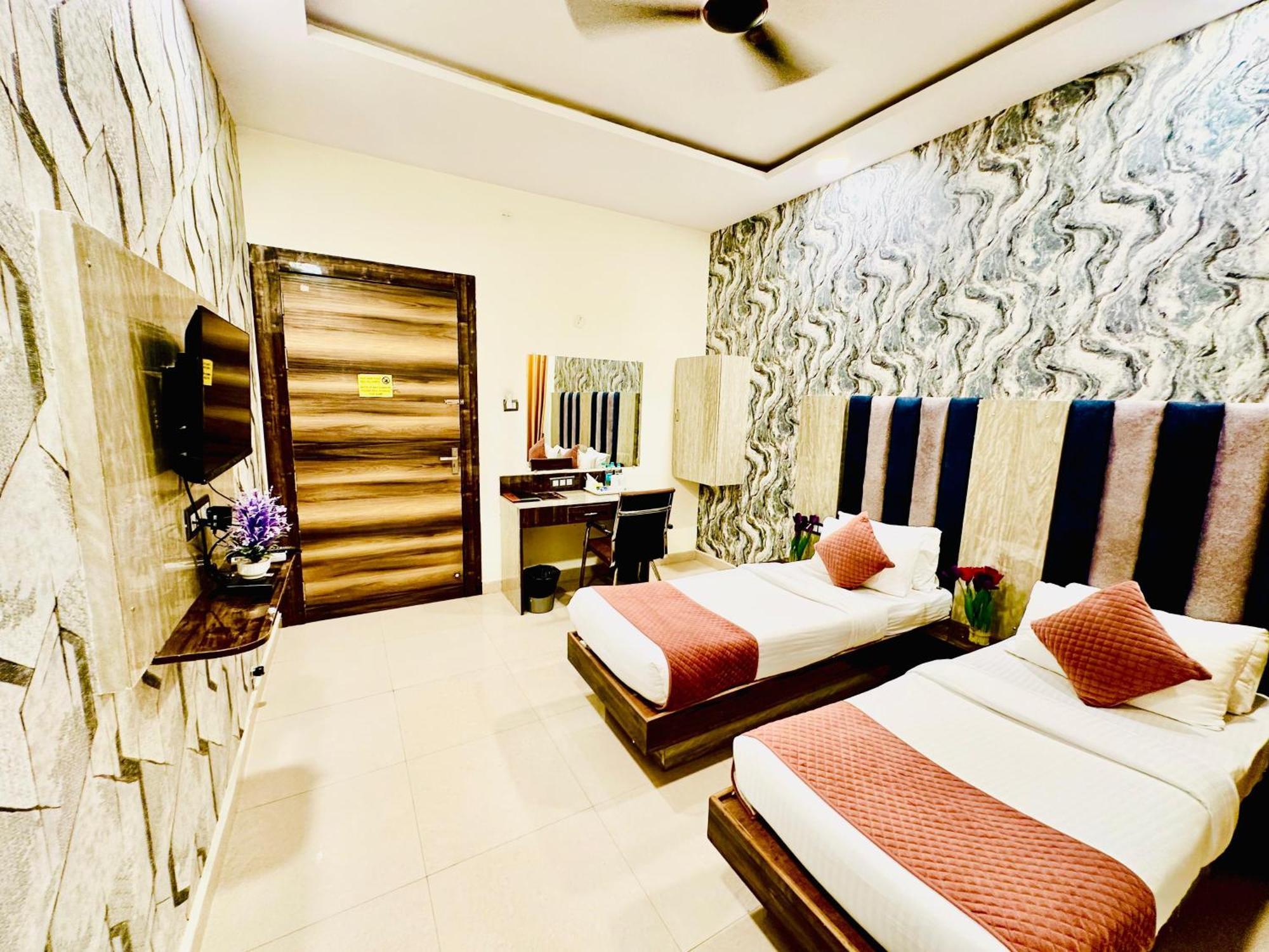 Hotel Sky International- Airport Zone Hyderabad Shamshabad Eksteriør bilde